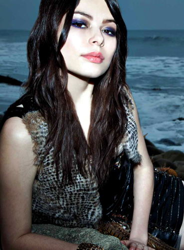 http://www.monicaschweiger.com/files/gimgs/7_kurv-magazineheidi-gibbs-6.jpg