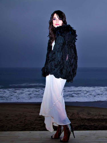http://www.monicaschweiger.com/files/gimgs/7_kurv-magazineheidi-gibbs-8.jpg